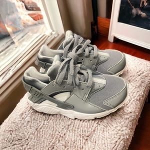 NIKE Huarache Run - Grey NWOT